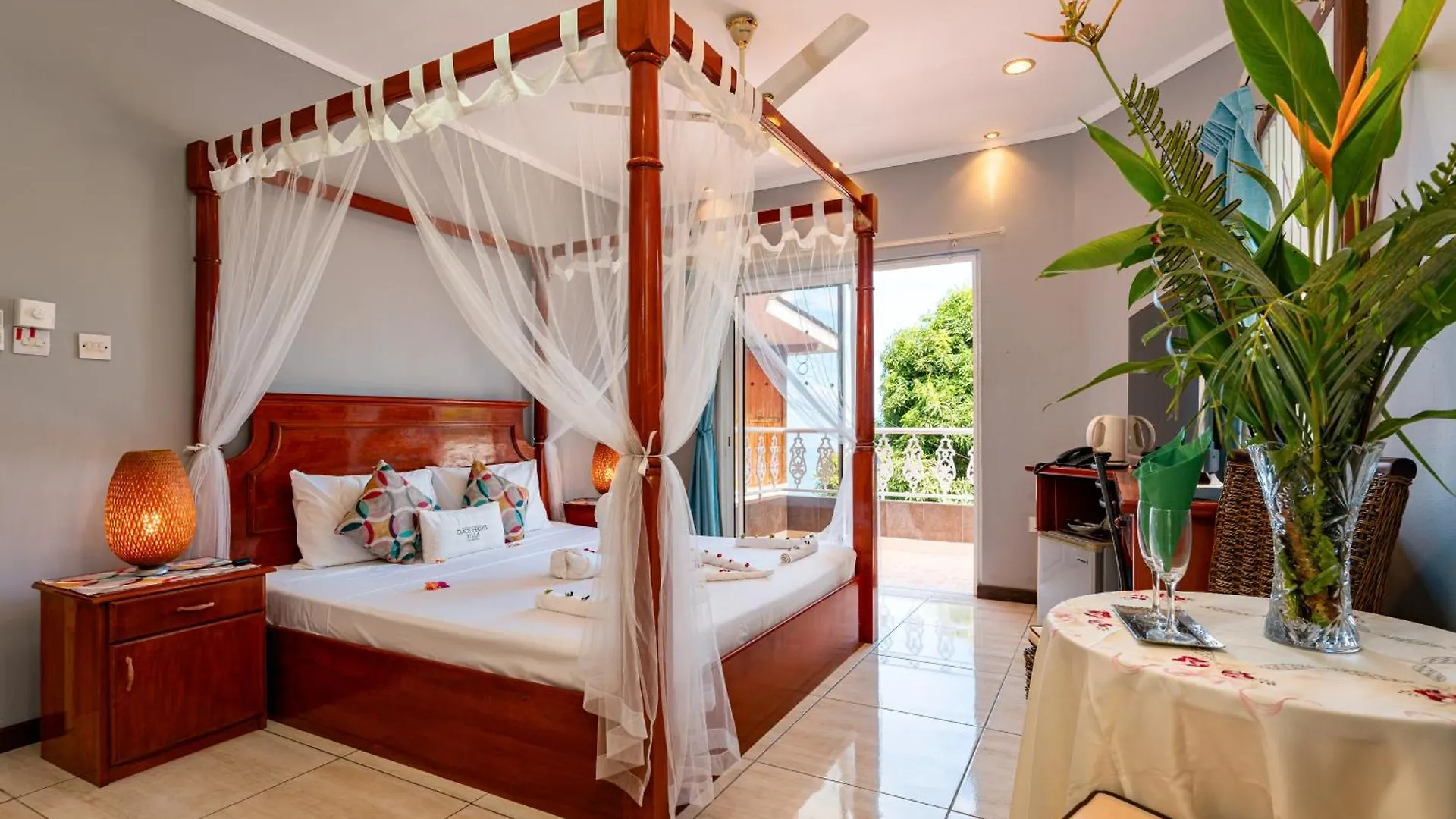 Bed & Breakfast Glacis Heights Villa