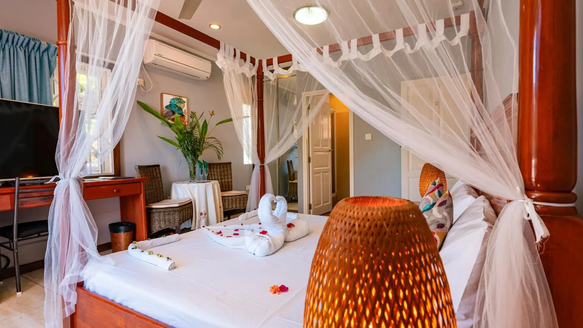Bed & Breakfast Glacis Heights Villa