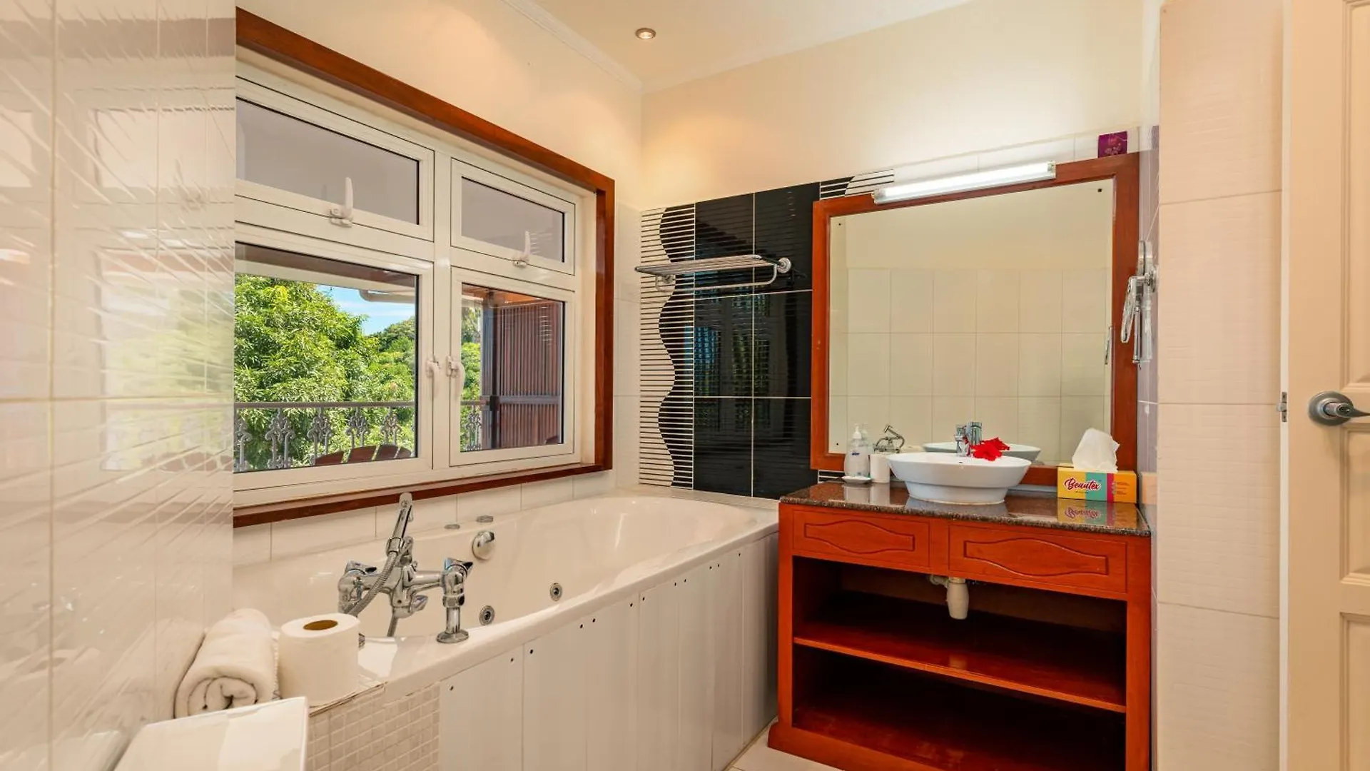Bed & Breakfast Glacis Heights Villa