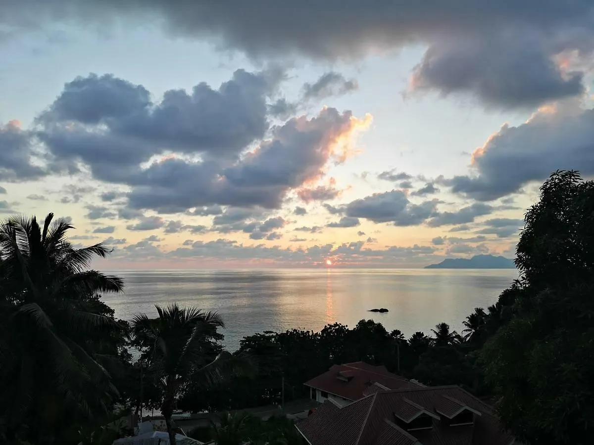 Glacis Heights Villa 3*, Glacis (Mahe)
